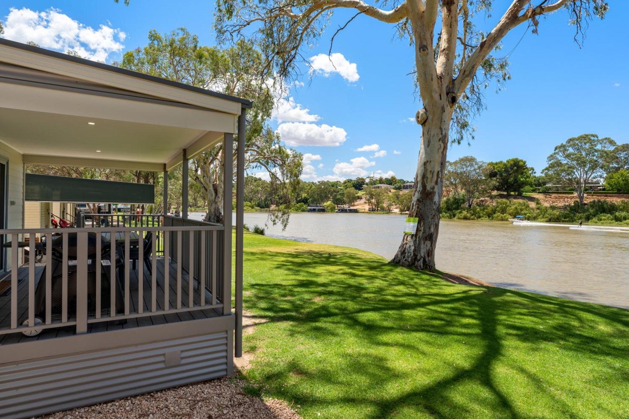 Riverbend Caravan Park Renmark Exteriör bild