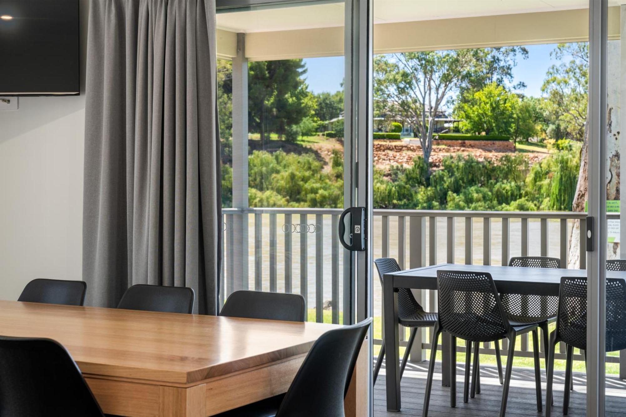 Riverbend Caravan Park Renmark Exteriör bild