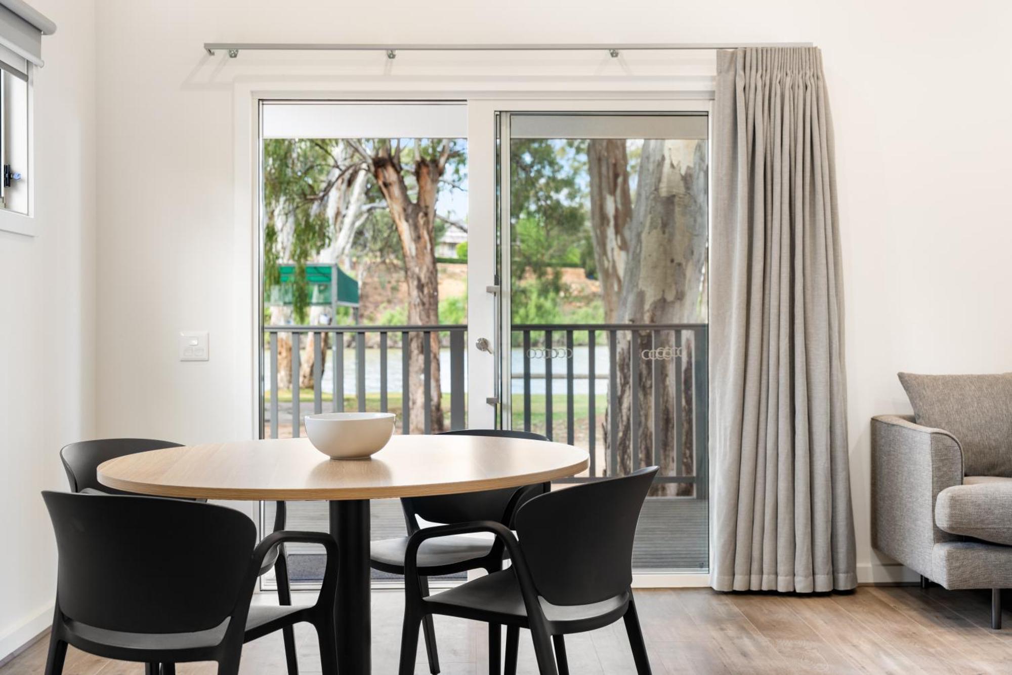 Riverbend Caravan Park Renmark Exteriör bild