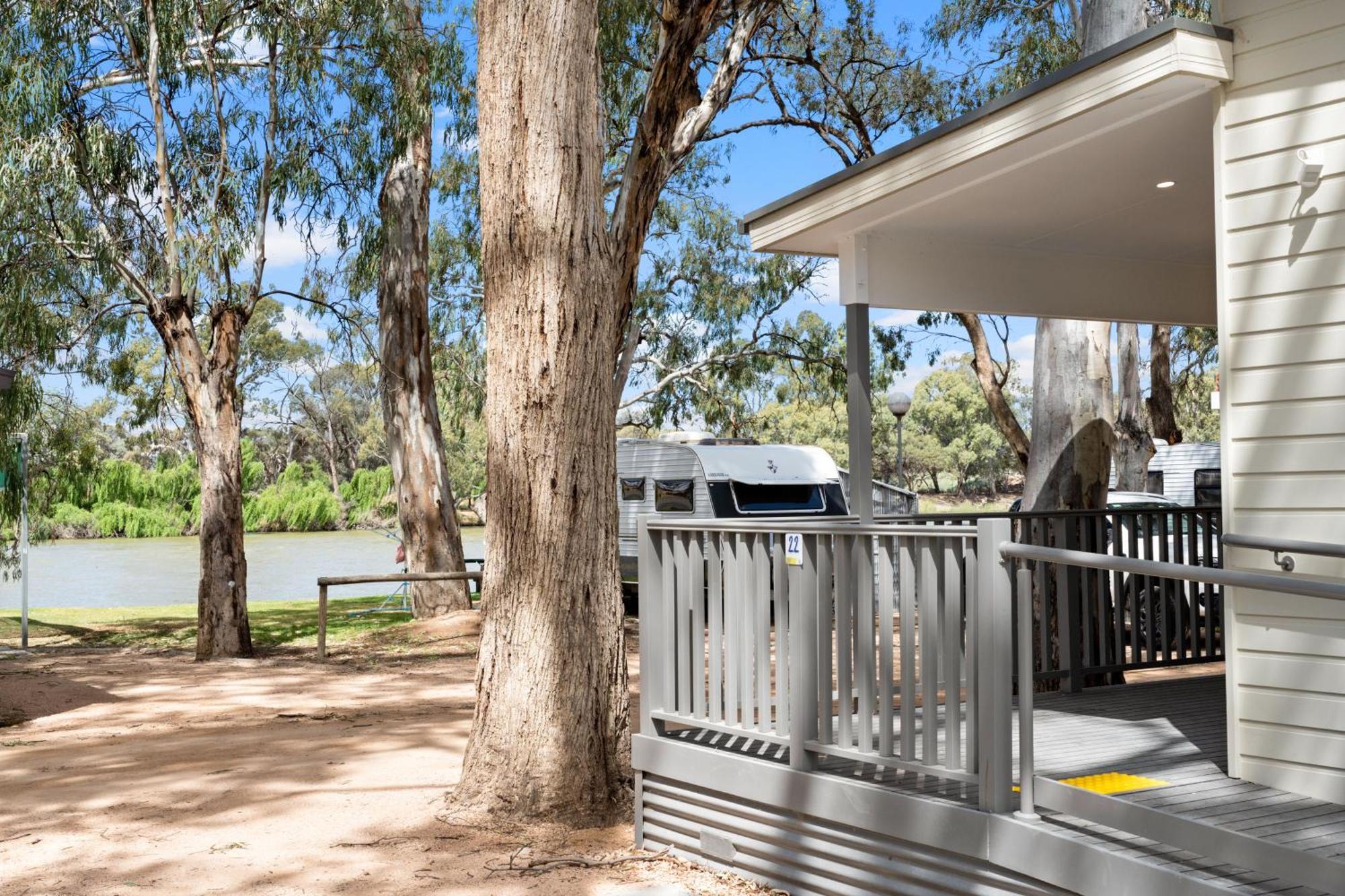 Riverbend Caravan Park Renmark Exteriör bild