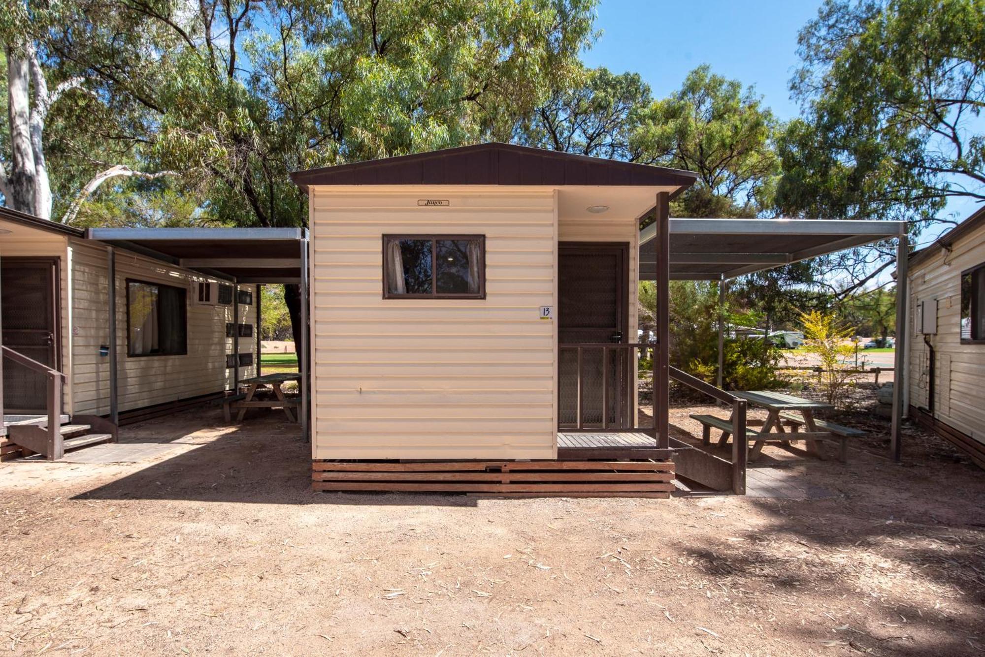 Riverbend Caravan Park Renmark Exteriör bild